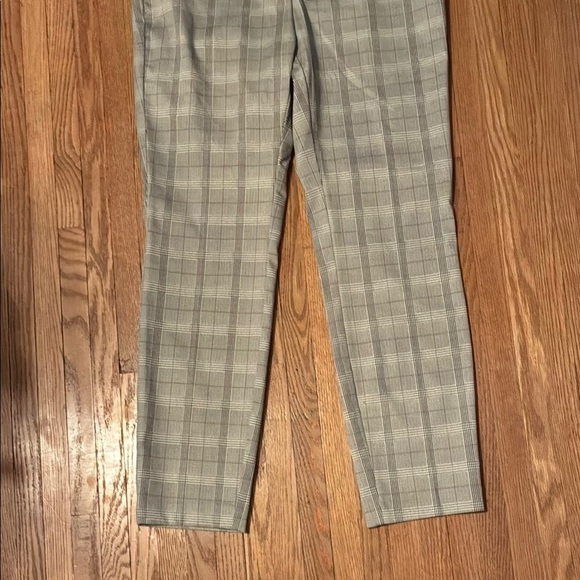 H&M Women's Gray Plaid Trousers - Picture 7 of 14